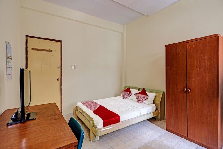 Room 8 of 15