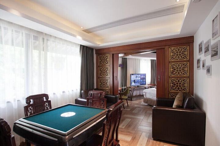 Room 20 of 76