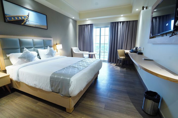 Room 21 of 38
