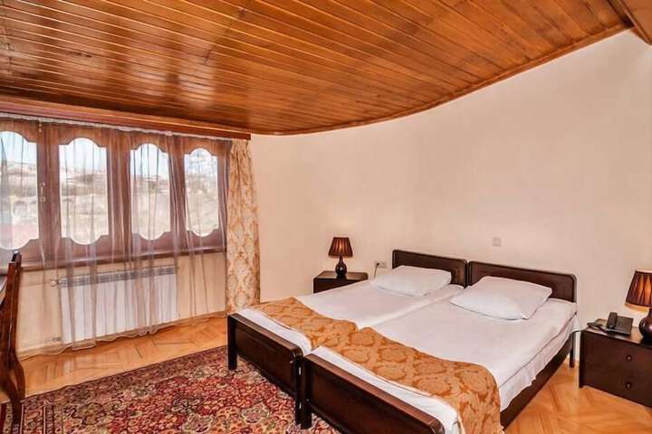 Room 11 of 22