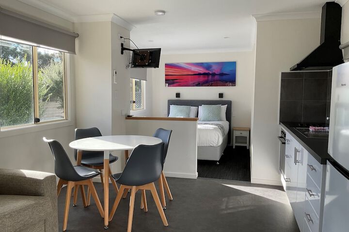 Room 2 of 31