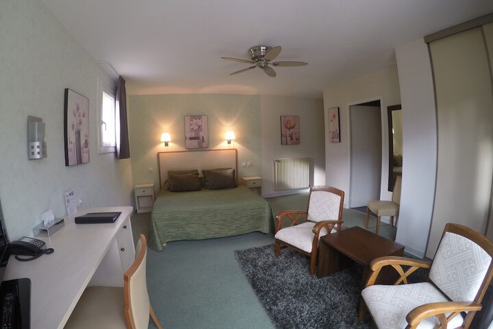 Room 16 of 70