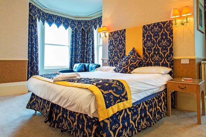 Room 3 of 41