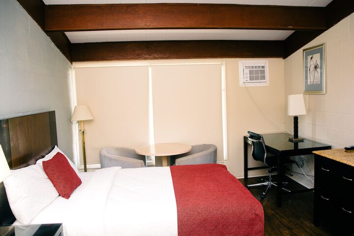 Room 5 of 131