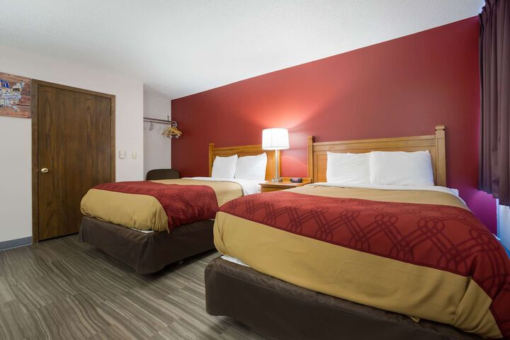 Room 9 of 38