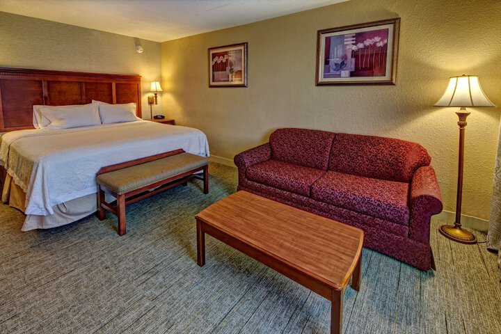 1 King Bed (14 of 18)
