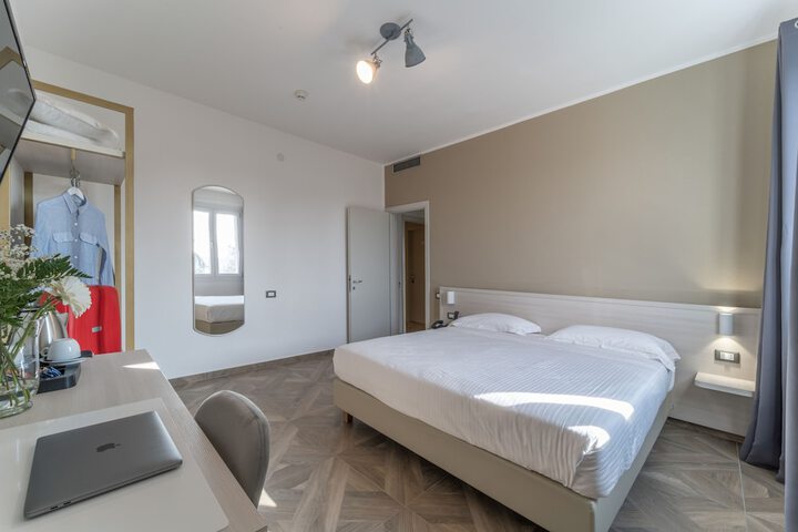 Room 45 of 62