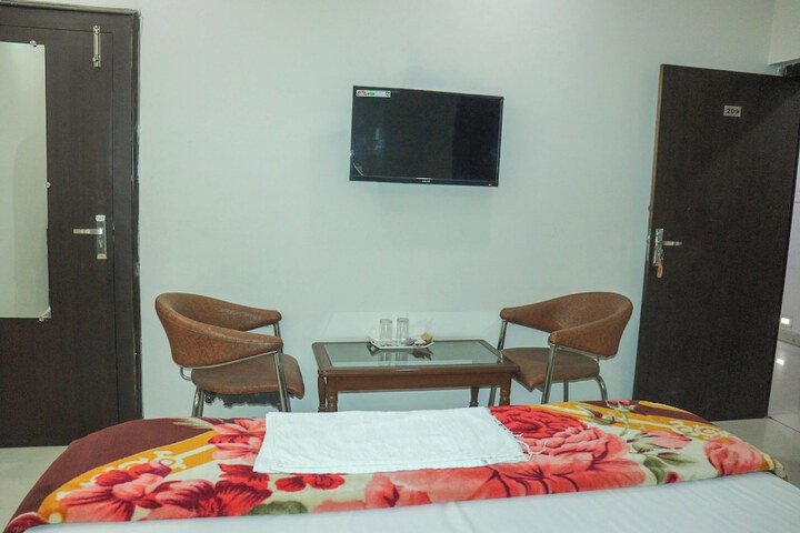 Room 17 of 44