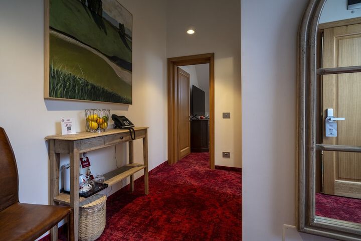 Room 18 of 61