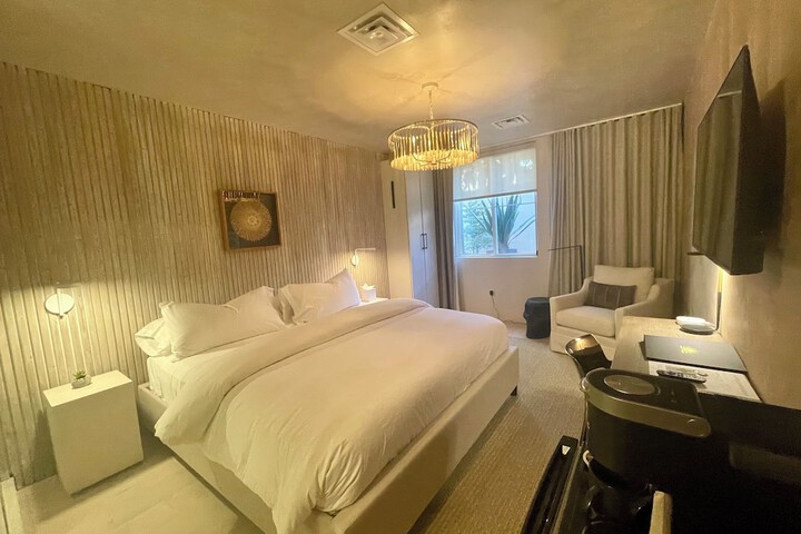 Room 19 of 65