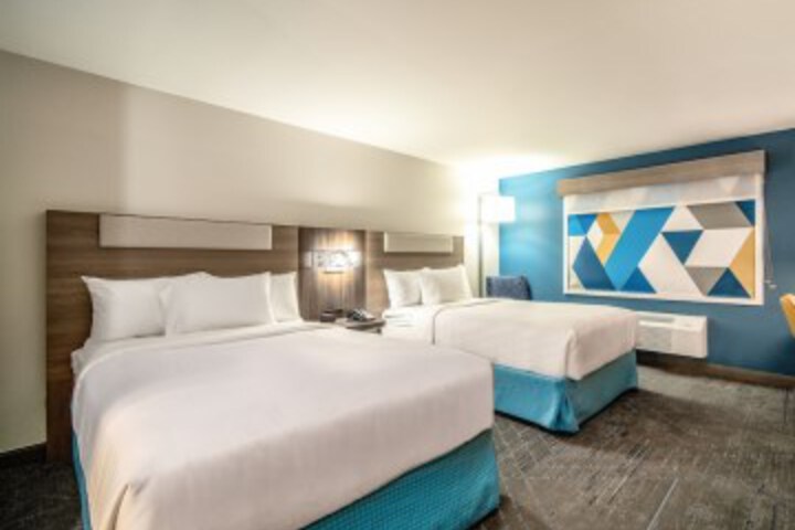 Room 10 of 18