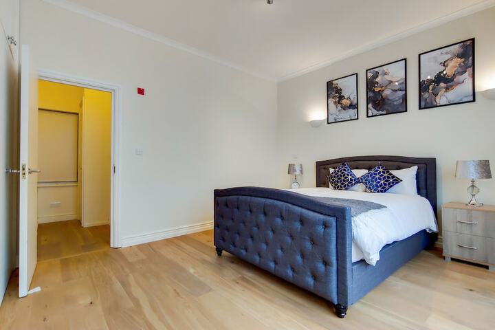 Room 2 of 17