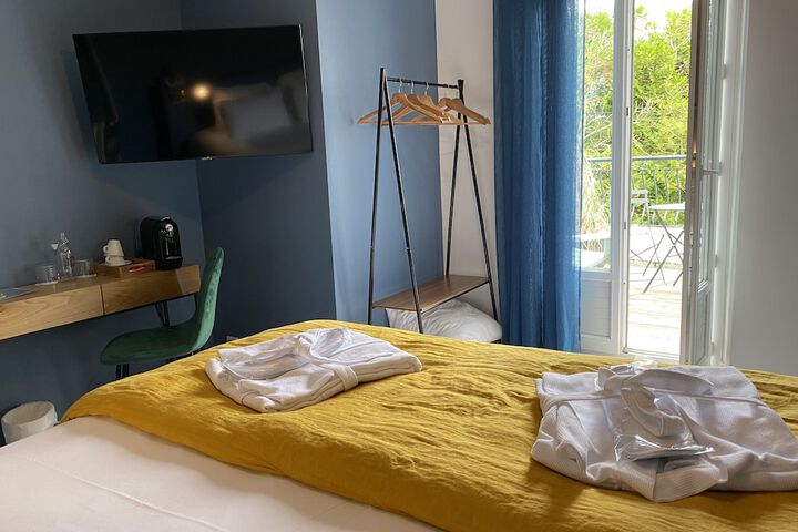 Room 8 of 82