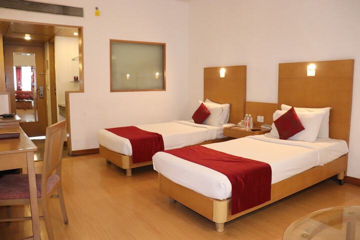 Room 8 of 40