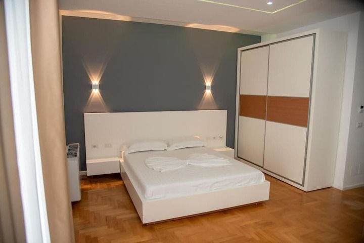 Room 13 of 30