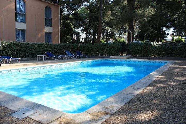 Pool Hotel