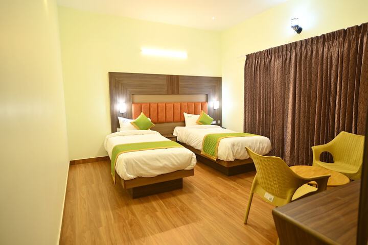 Room 6 of 35