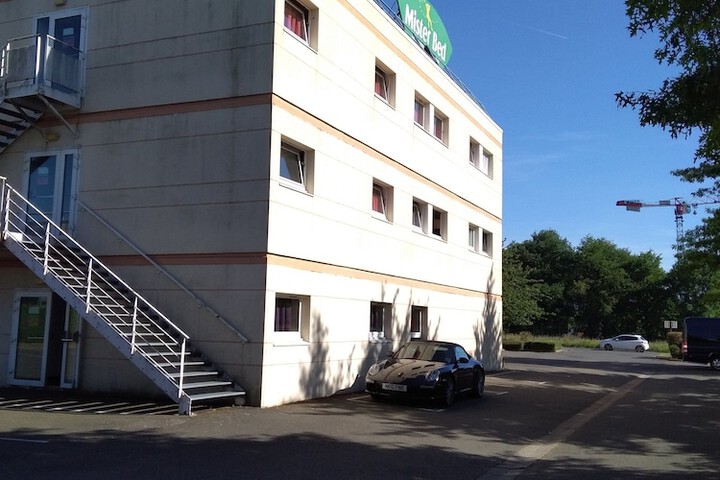 Hotel Entry