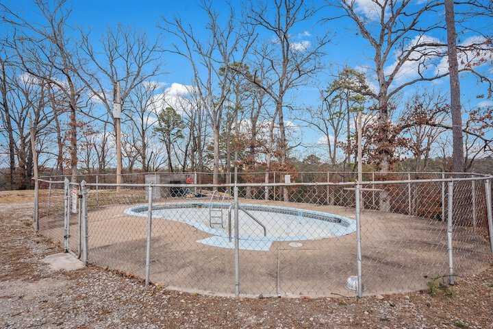 Pool 17 of 29