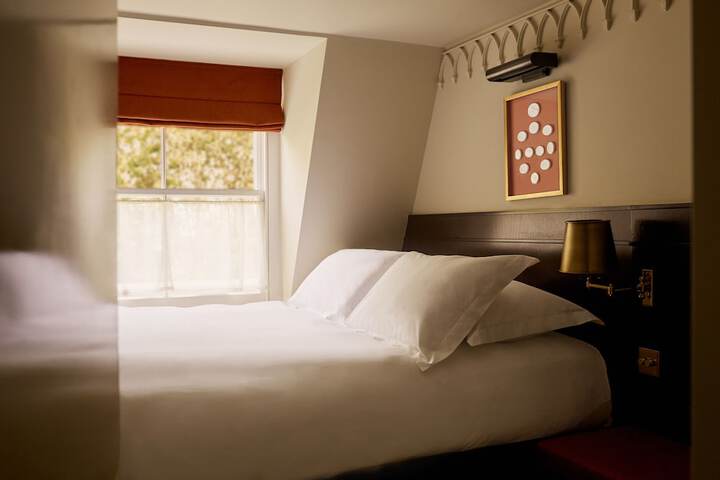 Room 2 of 36