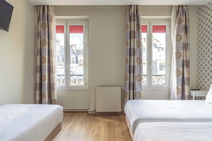 Room 14 of 32