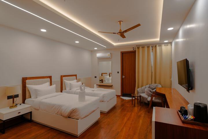 Room 11 of 35
