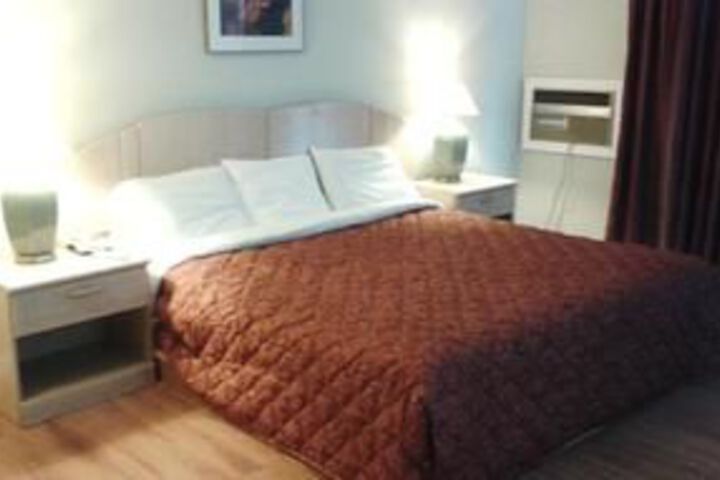 Cornwall Lodge