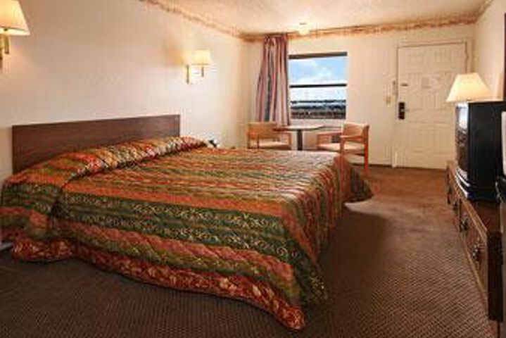 Room 21 of 27