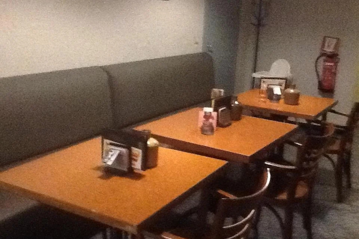 Room 4 of 16