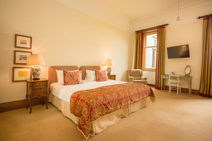 Room 205 of 373