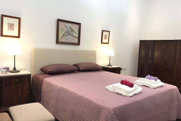 Room 2 of 104