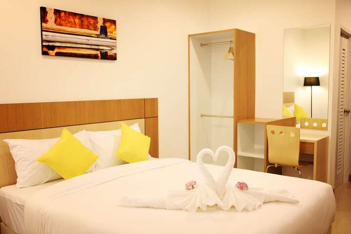 Room 16 of 36