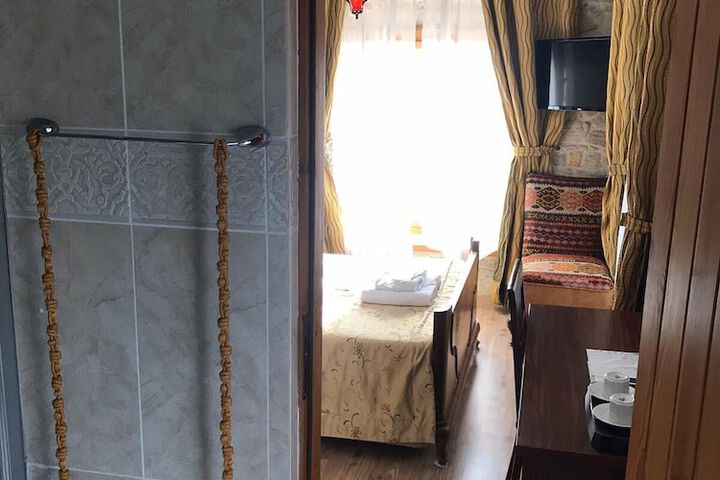 Room 71 of 90