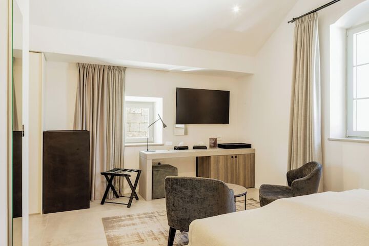 Room 10 of 81
