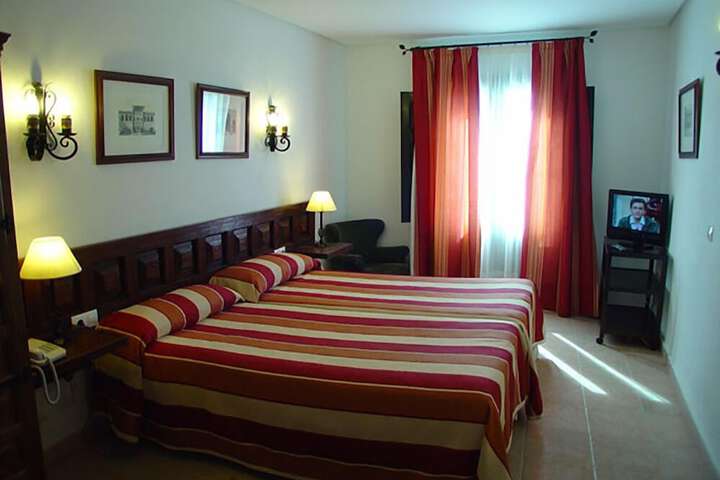 Room 6 of 16