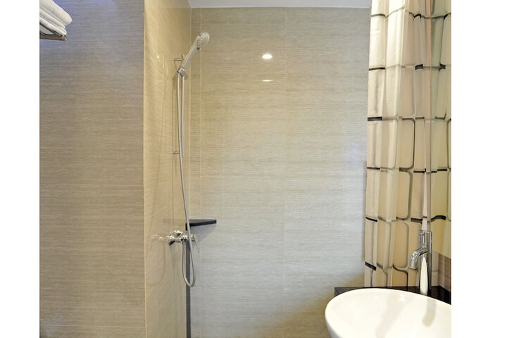 Room 15 of 32