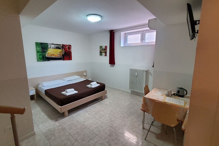 Room 47 of 103