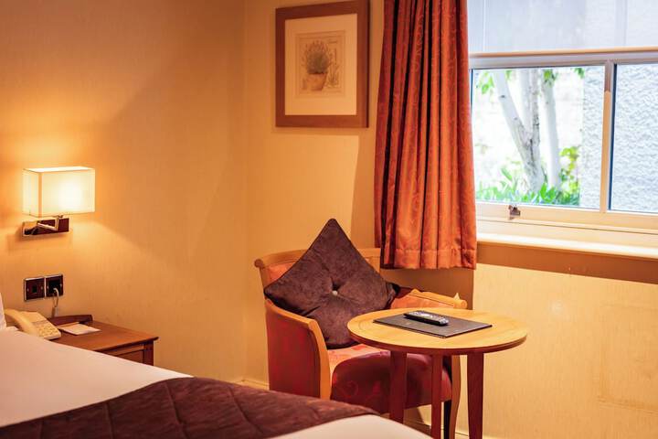 Room 46 of 190