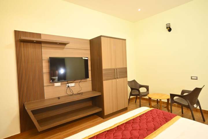 Room 12 of 35
