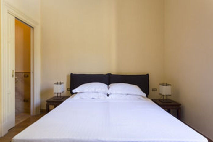 Room 52 of 121