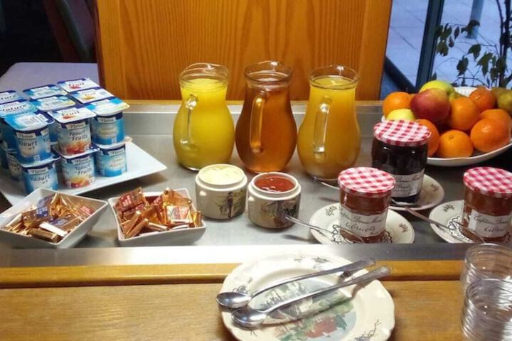 Breakfast/Coffee Service 18 of 30