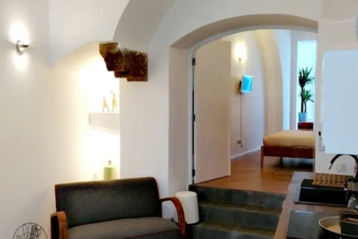 Room 4 of 24