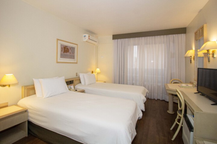 Room 18 of 110