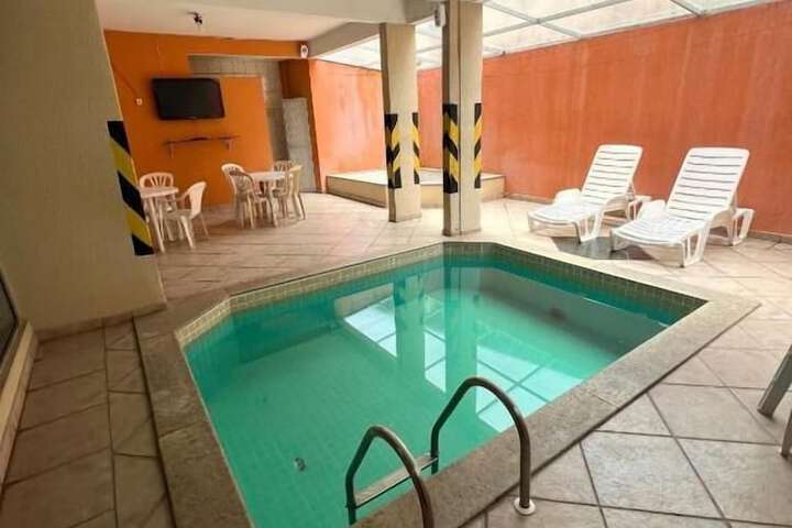 Pool 19 of 25