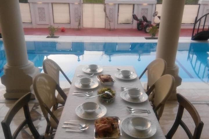 Dining 54 of 67