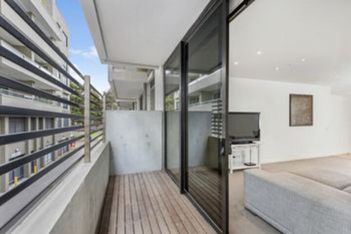 Terrace/Patio 3 of 12