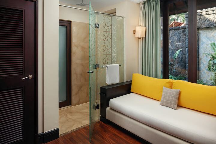 Room 28 of 209