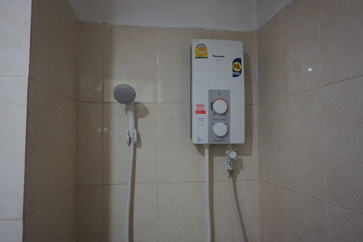 Room 12 of 16