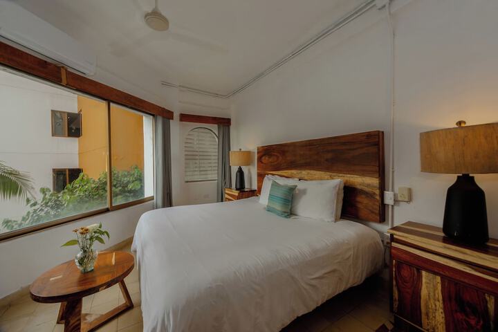 Room 83 of 193