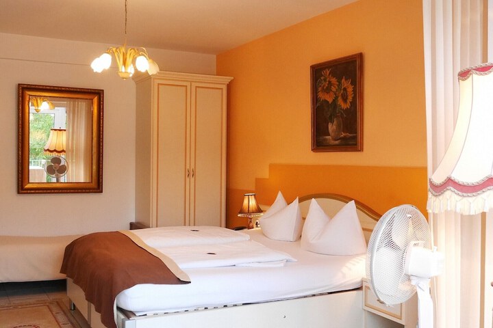 Room 20 of 49